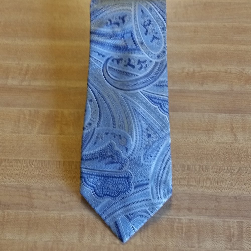 Tasso Elba Light Blue with Swirls Tie